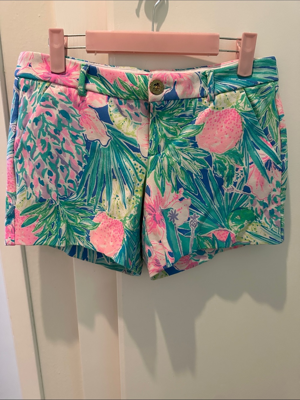 Lilly Pulitzer flower 🌸 shorts in pink / blue / green -size 2 - worn once - EUC